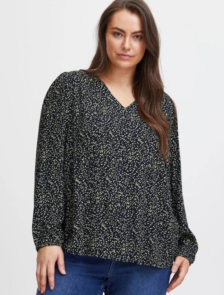 Simple Wish Navy print top