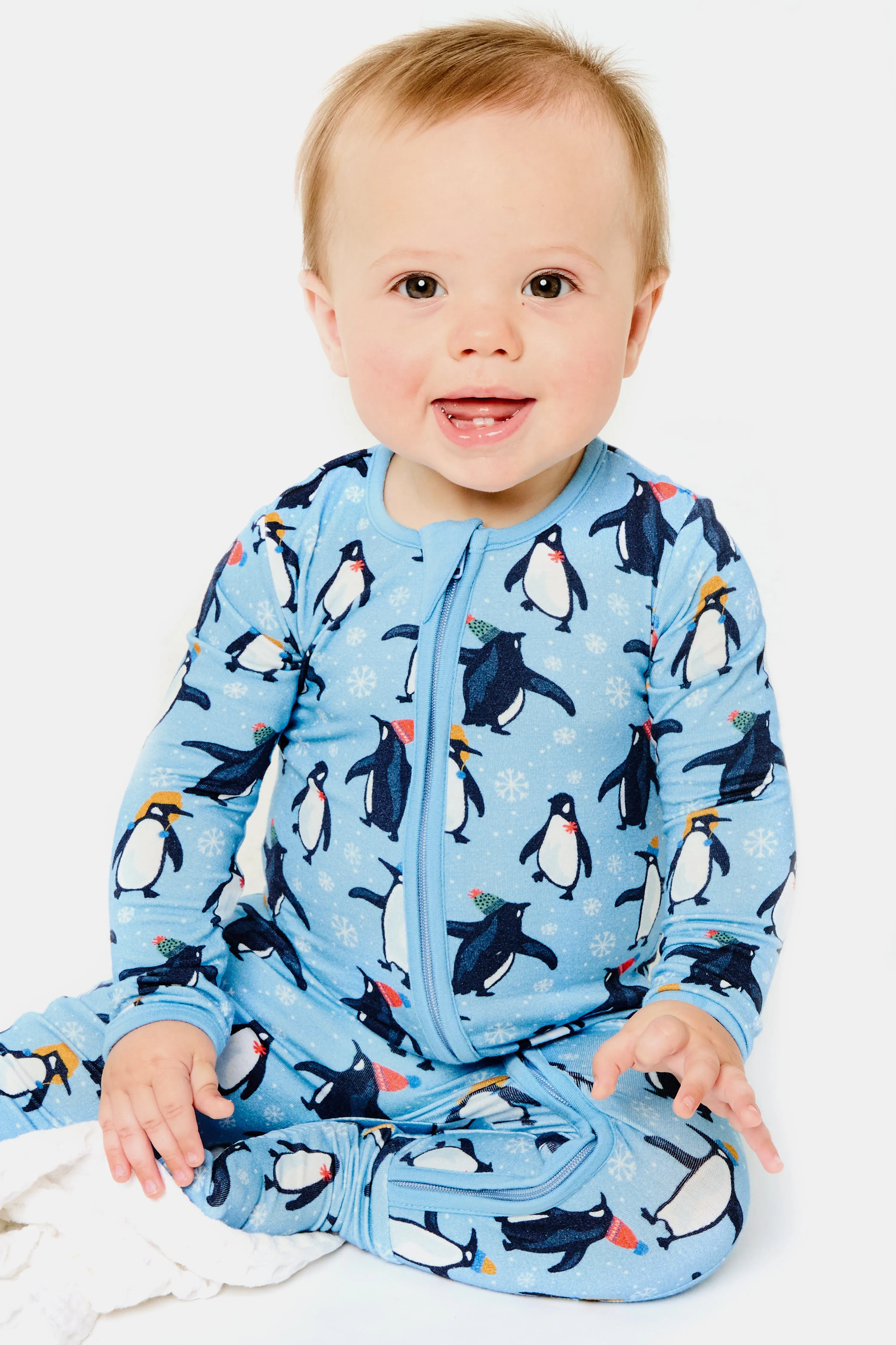 Soft & Stretchy Zipper Footie - Penguins