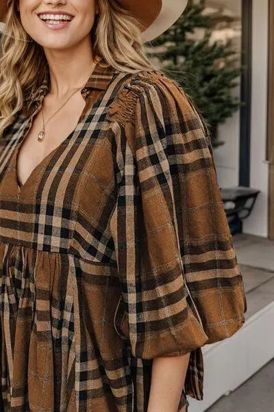 Stylish Plus Size V-Neck Mini Dress in Plaid Pattern