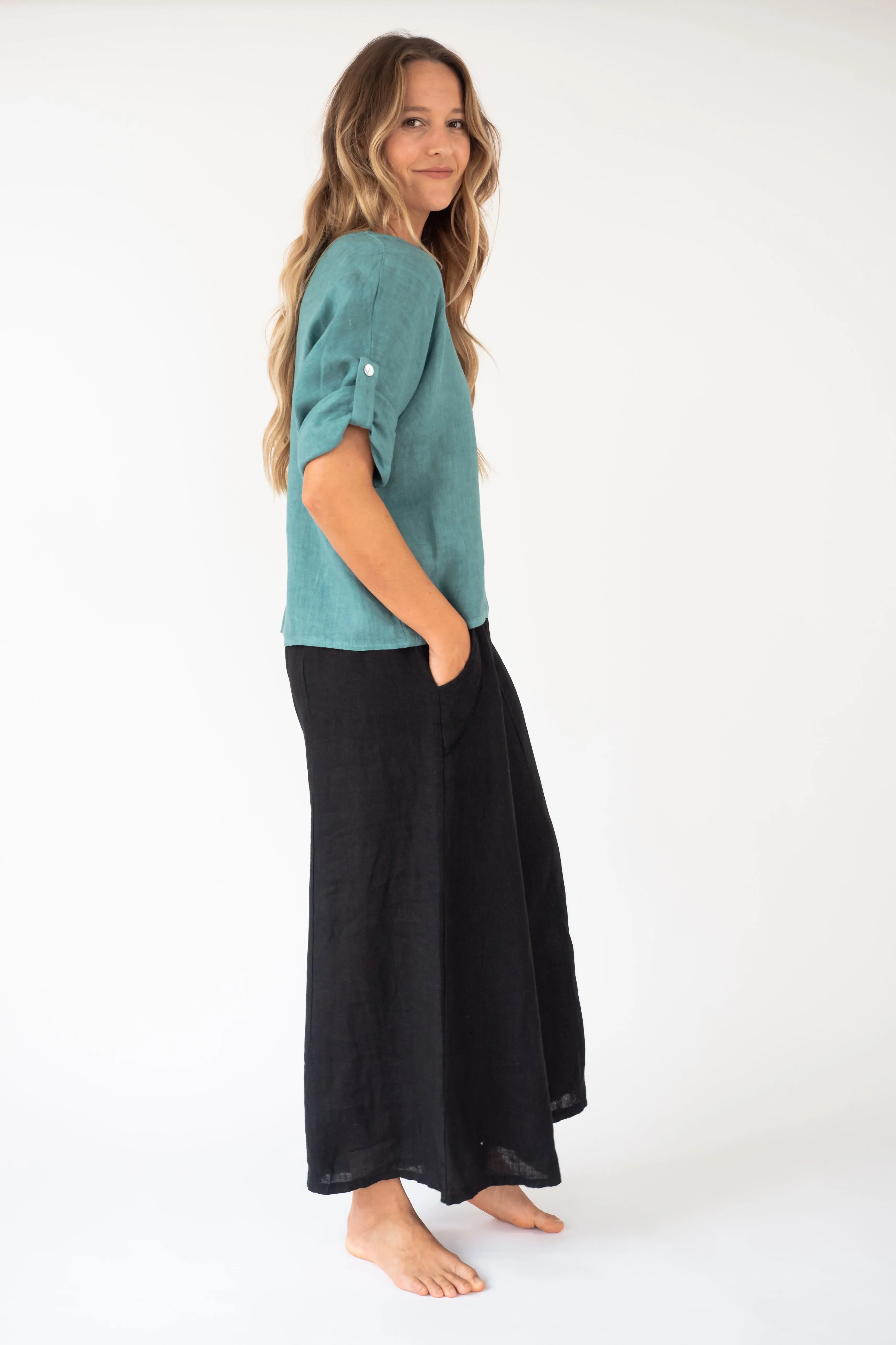 the KEKAHI Linen top