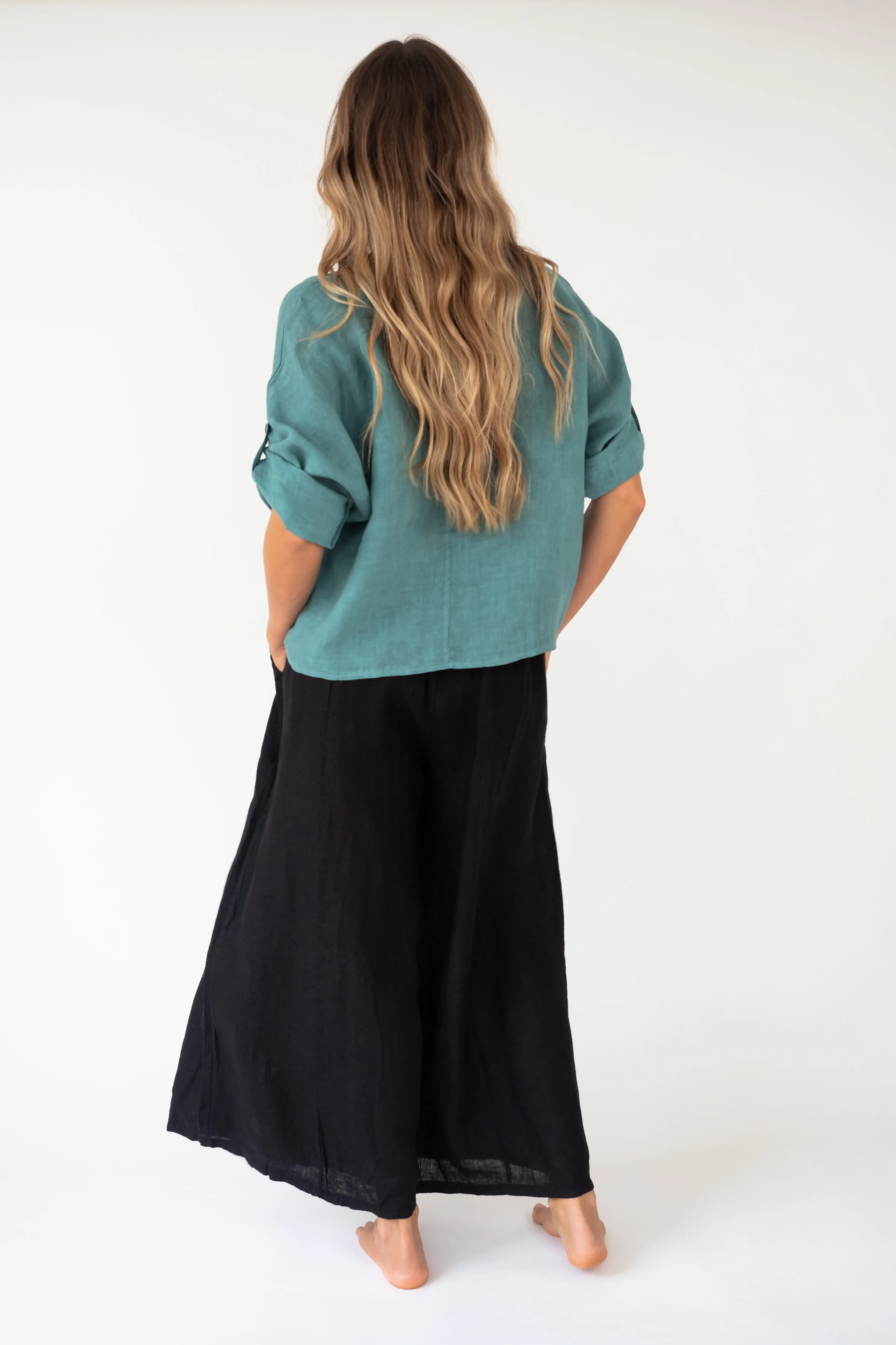 the KEKAHI Linen top