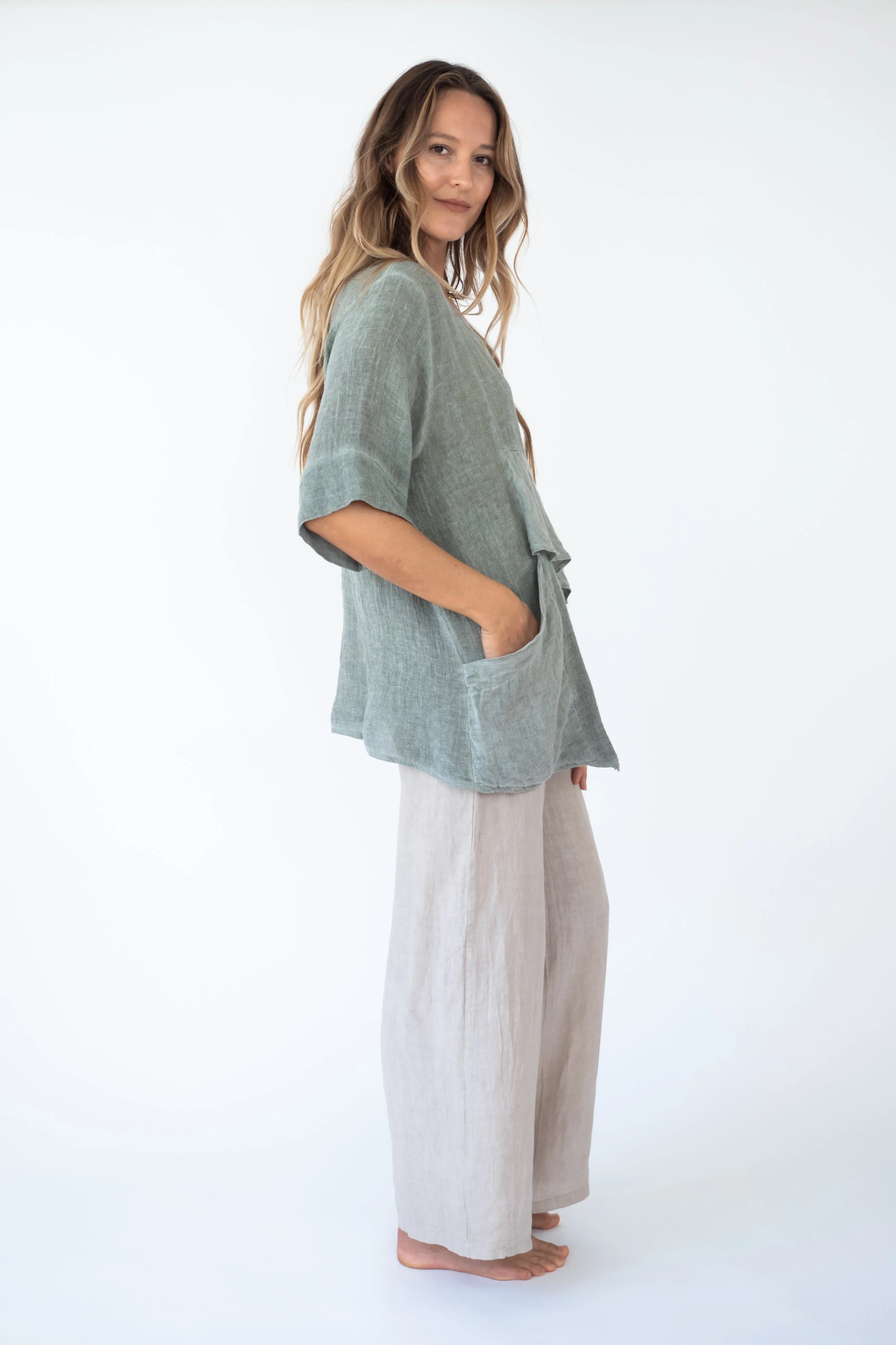 the LAILA Linen short sleeves Top